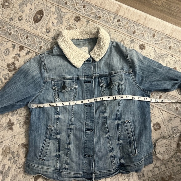 Torrid Trucker Denim Jean Jacket Faded blue
Size 1 or 1 X - Picture 7 of 8